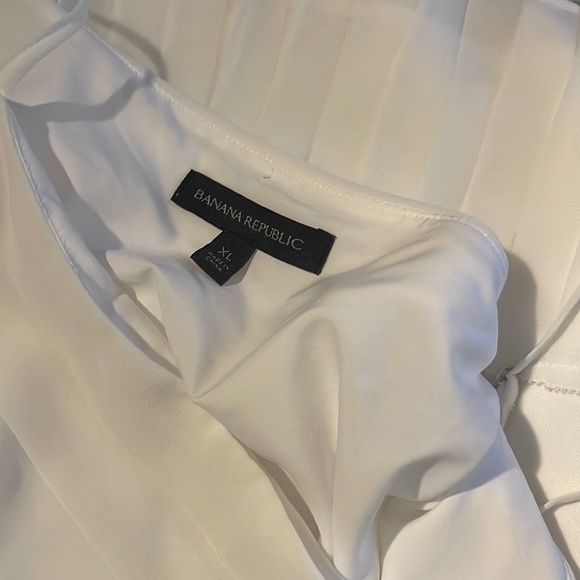 Elegant White Pleated sleeveless top Banana Republic - Picture 5 of 5